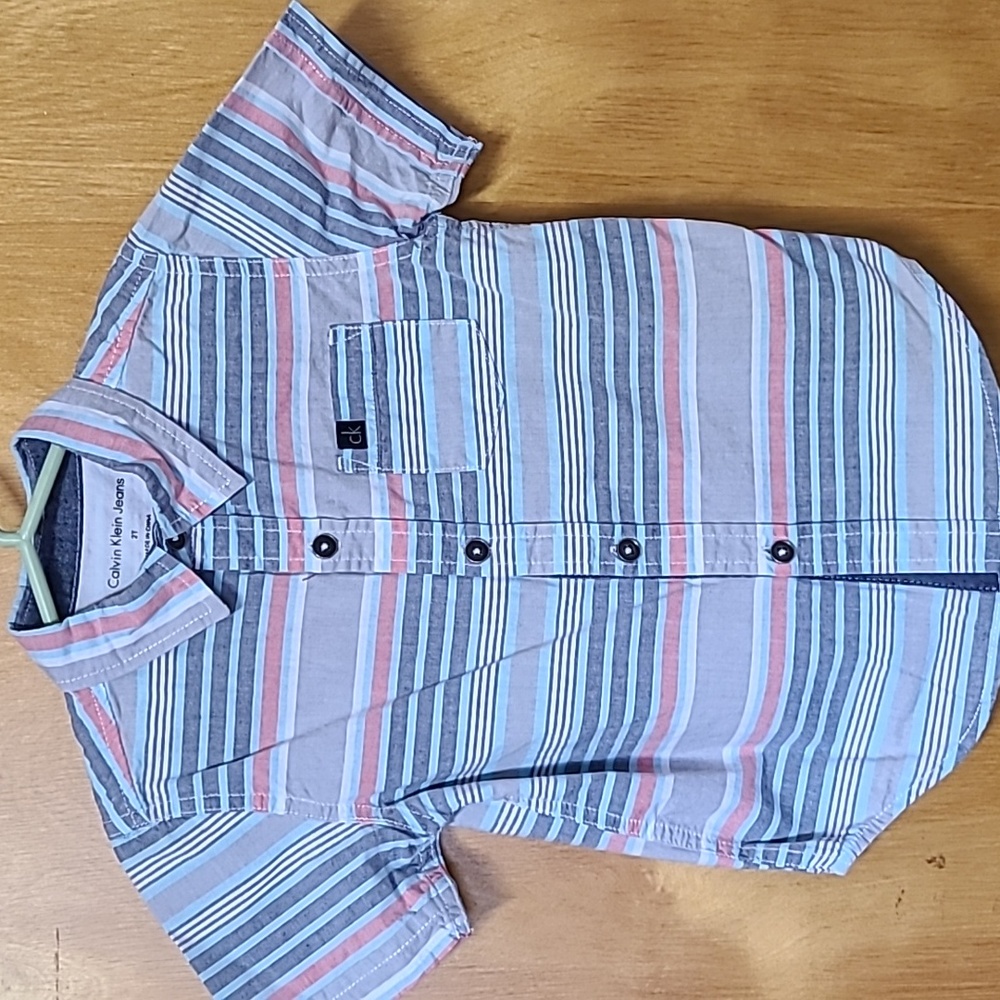 Boys CK Size 2T Shirt